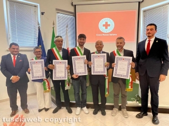 Viterbo - Consegna delle medaglie di benemerenza della Croce rossa