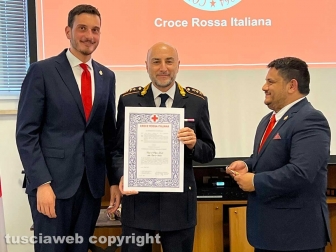 Viterbo - Consegna delle medaglie di benemerenza della Croce rossa