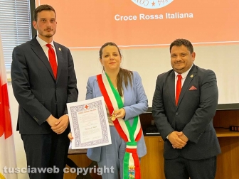 Viterbo - Consegna delle medaglie di benemerenza della Croce rossa
