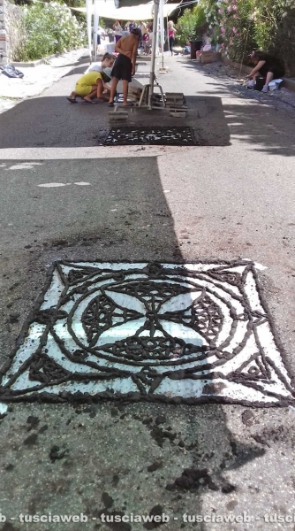 Corpus Domini, i preparativi dell'infiorata di Bolsena