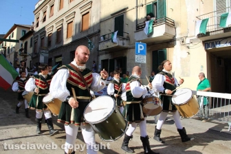 Ronciglione - Corse a vuoto 2017 - Musici e sbandieratori