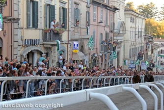Corse a vuoto, il Campanone suona a festa