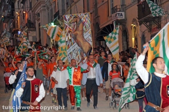 Corse a vuoto, il Campanone suona a festa