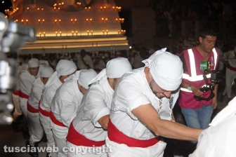 Corso Italia, piazza del Teatro, la salita e l'arrivo