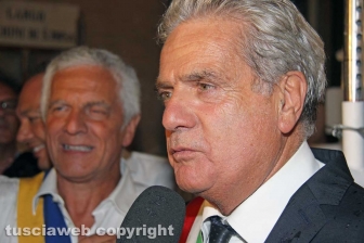Corso Italia, piazza del Teatro, la salita e l'arrivo