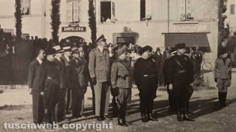 Viterbo - Piazza del Sacrario, sullo sfondo via Cairoli