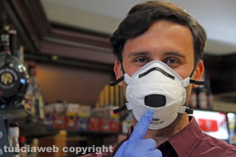 Viterbo - Coronavirus - La gente in strada e nei negozi