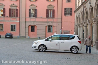 Viterbo - Coronavirus - La gente in strada e nei negozi
