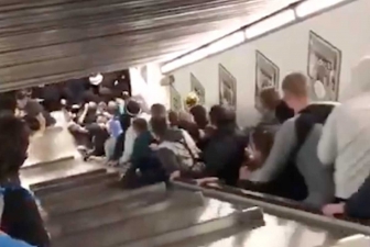 Roma - Frana la scala mobile della metro