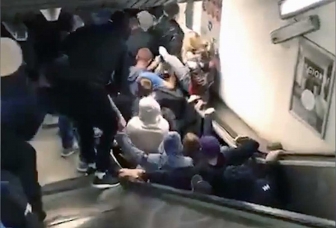Roma - Frana la scala mobile della metro