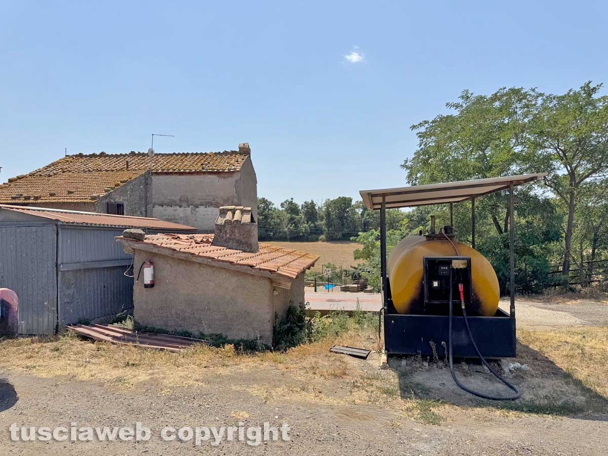 Viterbo - Crolla solaio di una casa sulla Cassia Sud