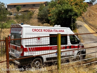 Crolla solaio di una casa sulla Cassia Sud