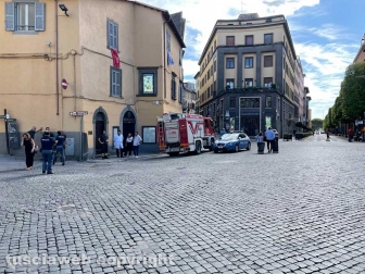 Viterbo - Piazza Verdi - Vigili del fuoco e polizia in centro