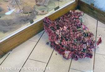 Viterbo - Il cuore di rose che adornava l'edicola di santa Rosa