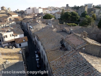 Viterbo - Via San Pietro - Il tetto crollato del palazzo Doria Pamphili