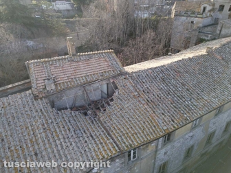 Viterbo - Via San Pietro - Il tetto crollato del palazzo Doria Pamphili