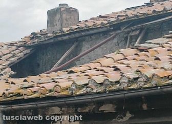 Viterbo - Via San Pietro - Il tetto crollato del palazzo Doria Pamphili