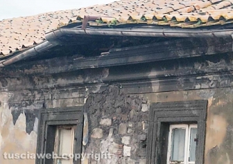Viterbo - Via San Pietro - Il tetto crollato del palazzo Doria Pamphili