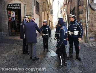 Viterbo - Chiuso tratto di via San Lorenzo - Prefetto e polizia locale