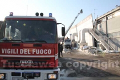 L\'intervento dei vigili del fuoco all\'Unieuro