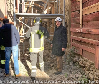 Viterbo - Crollo in via Cardinal La Fontaine - Il sindaco Giovanni Arena