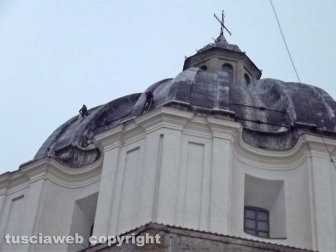 Montefiascone - I rocciatori in azione sulla cupola di Santa Margherita
