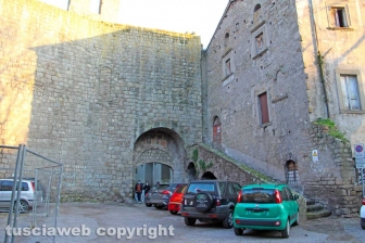 Da Porta Romana a Porta del Carmine