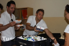La consegna dei medicinali portati dall\'Italia