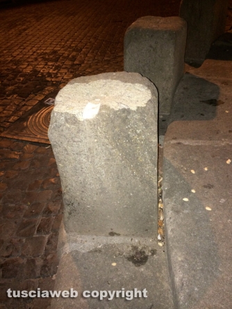 Viterbo - Danneggiata e deturpata la fontana di San Faustino