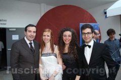 Il maestro Vignati, Valeria Monacelli e due ragazzi dell\'orchestra