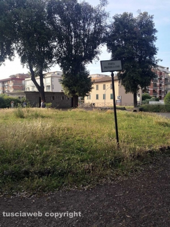 Viterbo - Degrado a pratogiardino Lucio Battisti