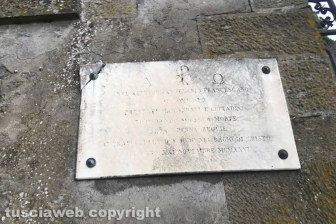 Viterbo - Degrado al cimitero di San Lazzaro