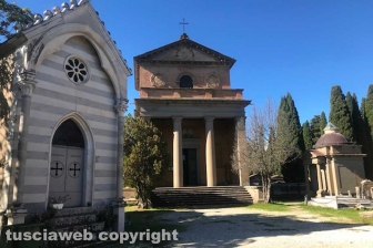 Viterbo - Degrado al cimitero di San Lazzaro