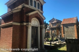 Viterbo - Degrado al cimitero di San Lazzaro
