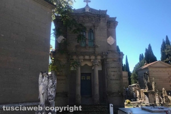 Viterbo - Degrado al cimitero di San Lazzaro