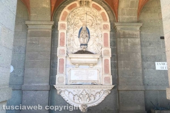 Viterbo - Degrado al cimitero di San Lazzaro