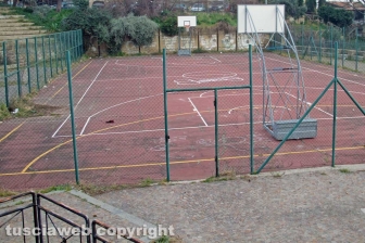 Degrado e sporcizia al Bucone