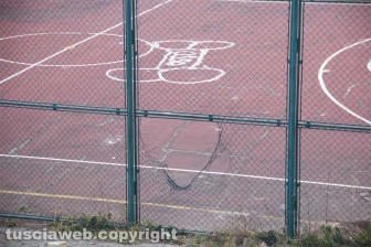 Degrado e sporcizia al Bucone