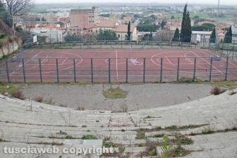Degrado e sporcizia al Bucone