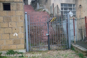 Degrado e sporcizia al Bucone