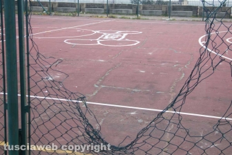 Degrado e sporcizia al Bucone