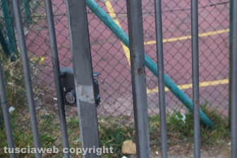 Degrado e sporcizia al Bucone