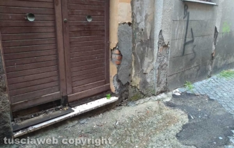 Viterbo - Il degrado in via della Casaccia