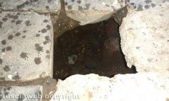 Viterbo - Il buco su via della Casaccia