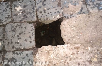 Viterbo - Il buco su via della Casaccia