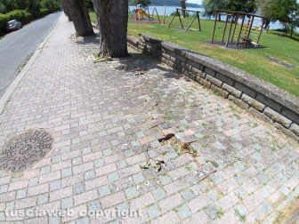 Il marciapiede sul lungolago di Montefiascone