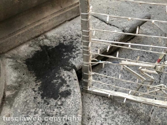 Viterbo - La fontana di piazza delle Erbe deturpata