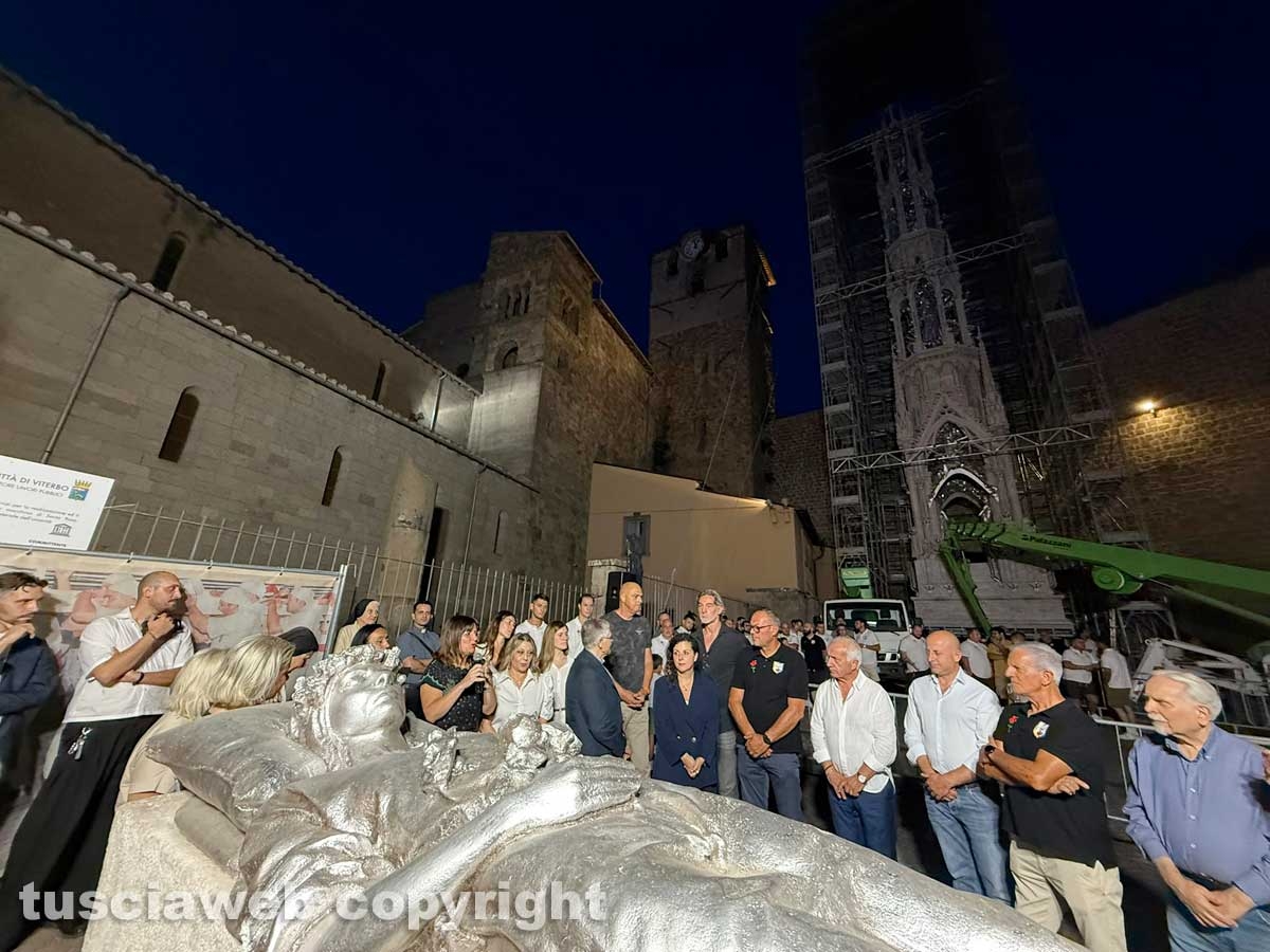Montaggio della macchina di Santa Rosa - Dies Natalis - La statua della patrona