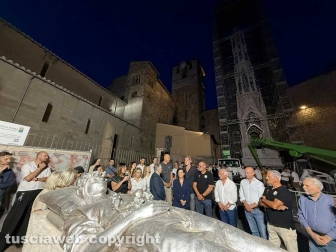 Montaggio della macchina di Santa Rosa - Dies Natalis - La statua della patrona