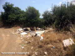 Discarica a cielo aperto a Castel D\'Asso